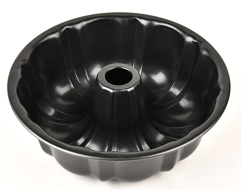 Fluted Carbon Steel Bundt Cake Pan