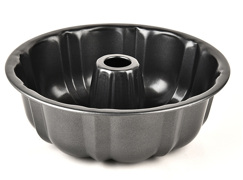 Fluted Carbon Steel Bundt Cake Pan