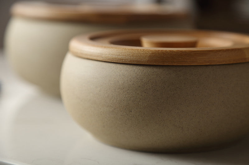 Clay Grain Storage Pot w Lid