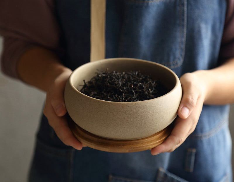 Clay Grain Storage Pot w Lid