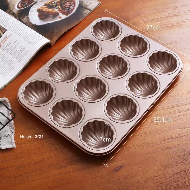 12 Shell Madeleine Pan