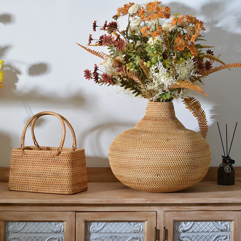 Round Urn Dry Flower Basket