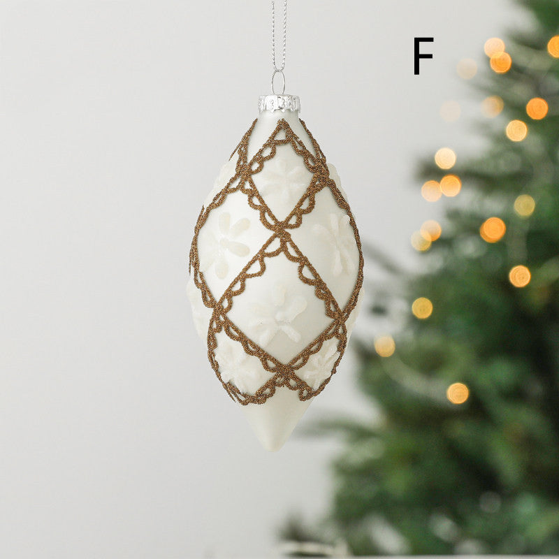 Christmas Tree: Gold Embellished Ornaments