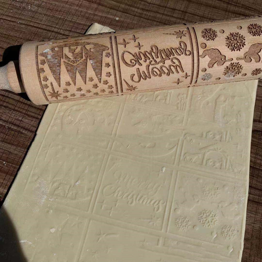 Christmas Baking: Holiday Embossed Rolling Pin